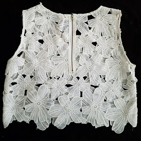 Tea n Cup | White Floral Crop Top - Picture 2 of 5